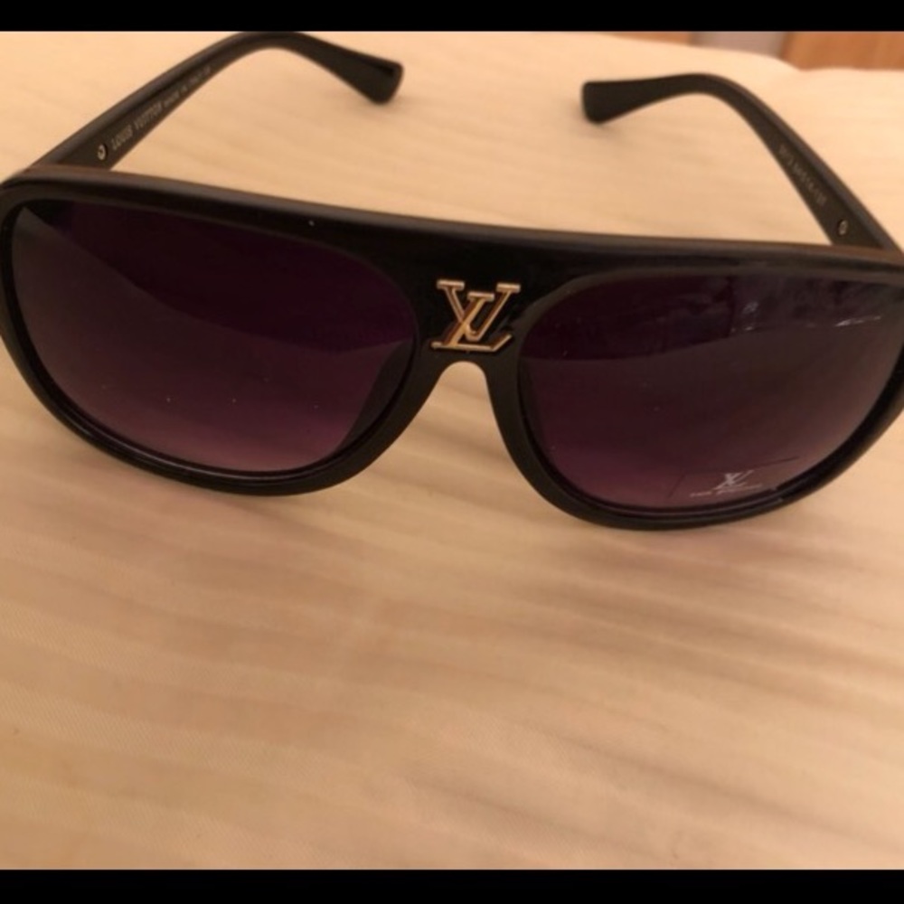Sunglasses - Picture 1 of 4
